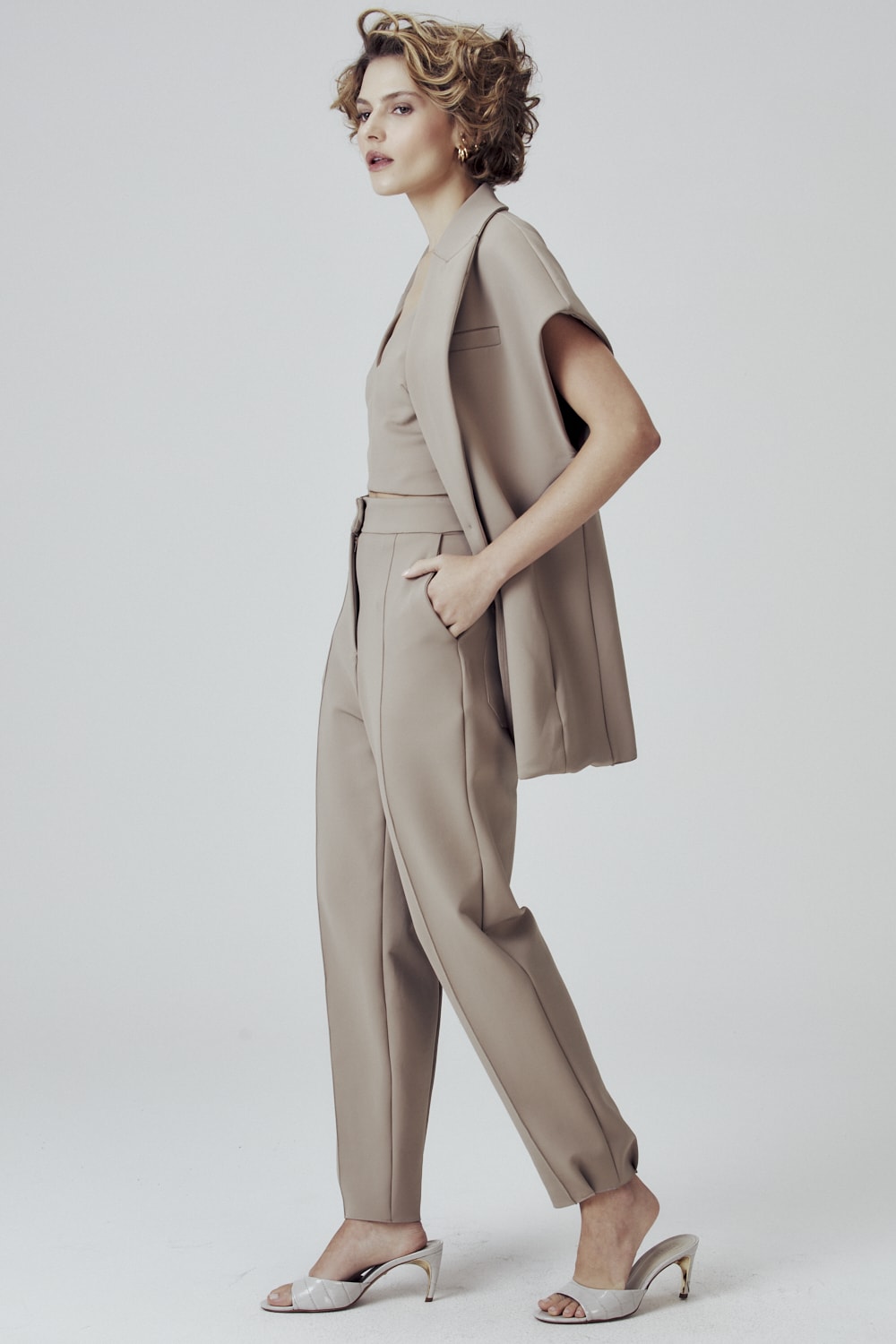 image_b85770f1-5c64-4f5e-aa28-0f574c32ebce